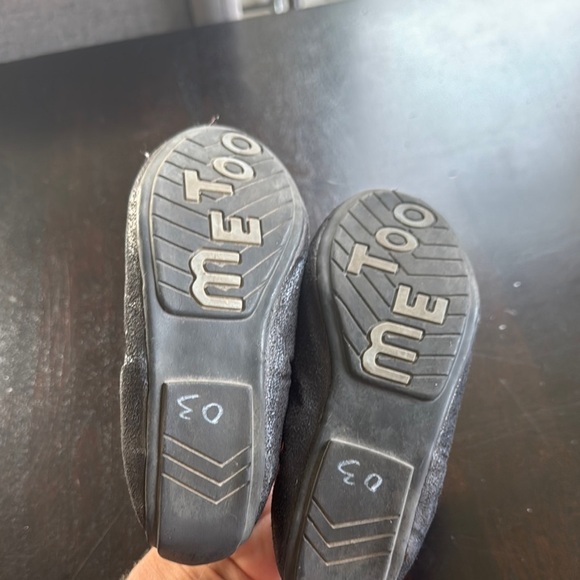 Me Too Black Dress Shoes with Floral Detail - Picture 4 of 4